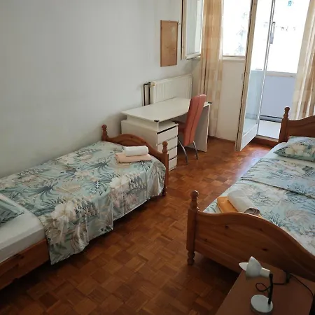 Διαμέρισμα Spacious Near Center, & Bus