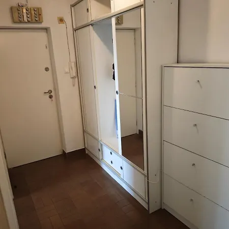 Apartman Spacious Near Center, & Bus